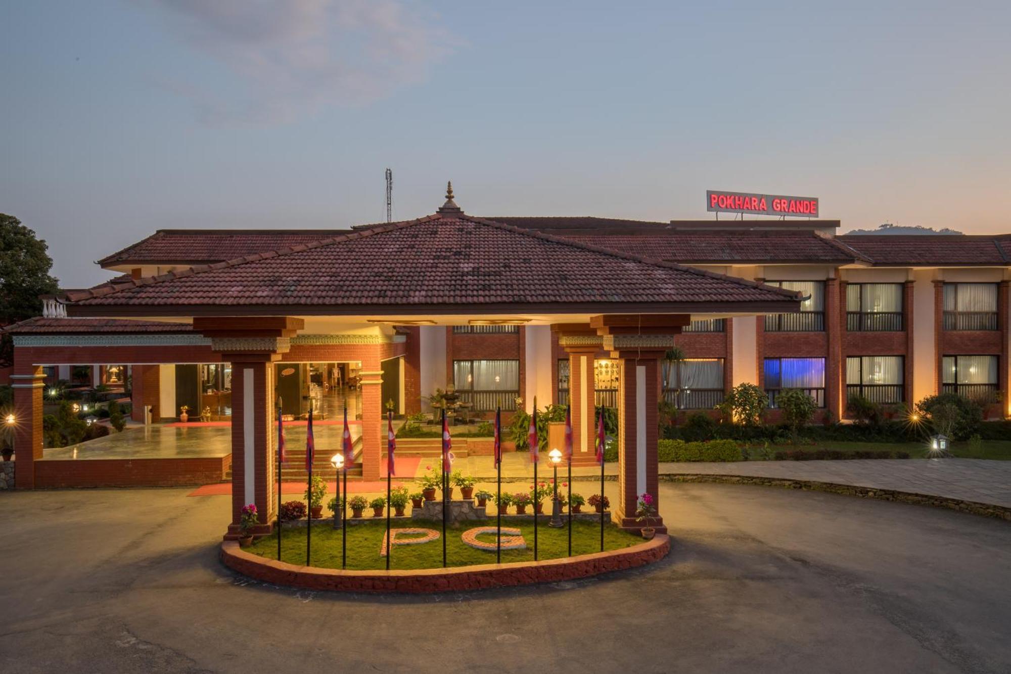 Hotel Pokhara Grande Exterior photo